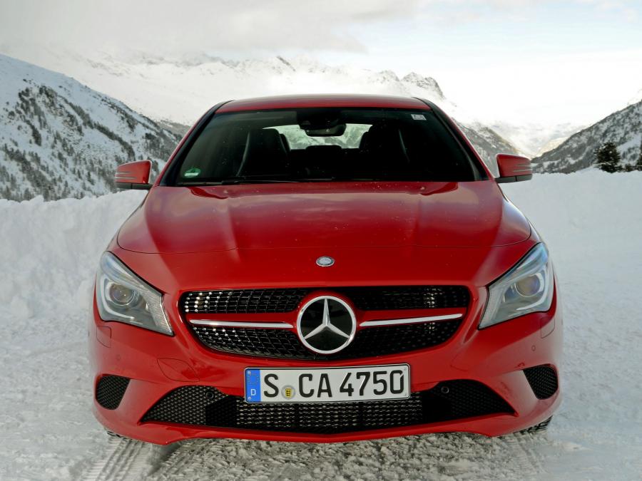  Mercedes-Benz CLA250 4Matic 2013 года  (фото 3 из 14)
